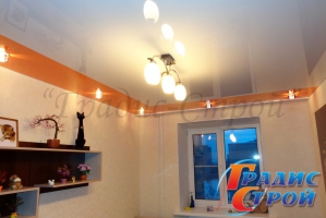 Натяжной потолок в Детскую со спайкой полотен разного цвета 12 м²