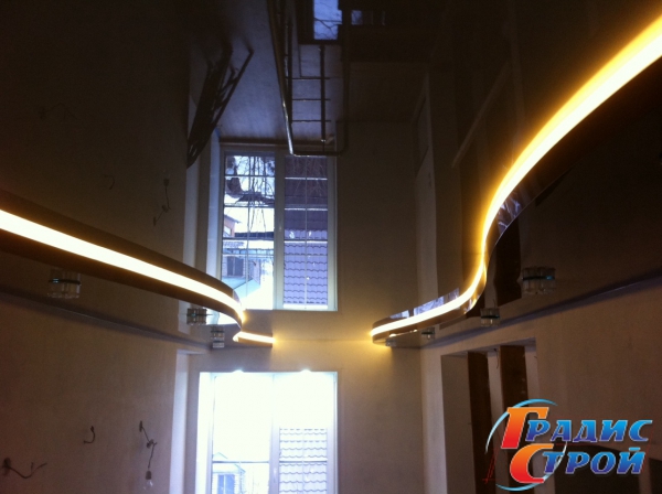 Фото натяжного потолка с Подсветкой