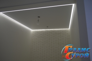 Натяжной потолок с контурной подсветкой по периметру 6 м²