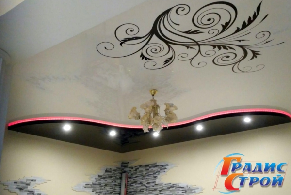 Фото натяжного потолка