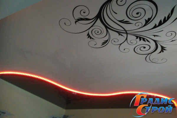 Фото натяжного потолка