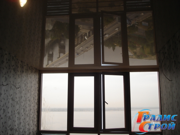 Фото Цветных натяжных потолков