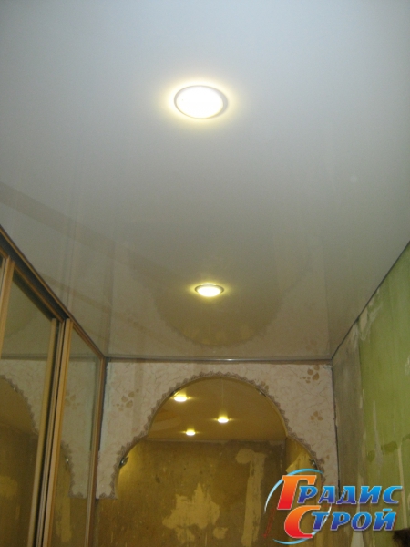 Фото натяжного потолка в Коридоре