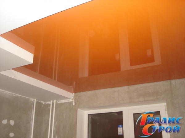 Фото Цветных натяжных потолков